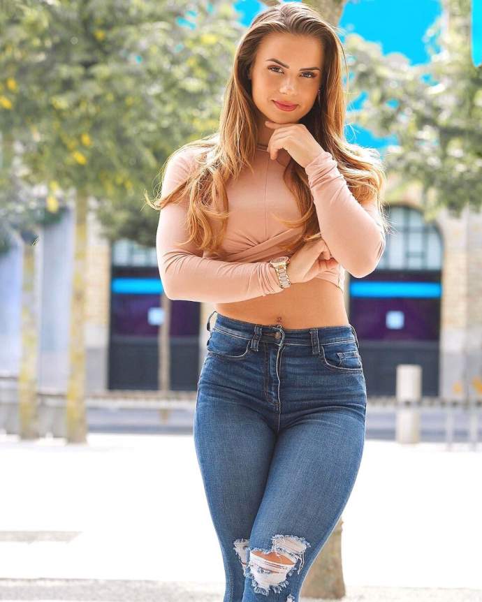 24-летняя фитнес-сенсация из Бельгии: Savannah Prez ✅