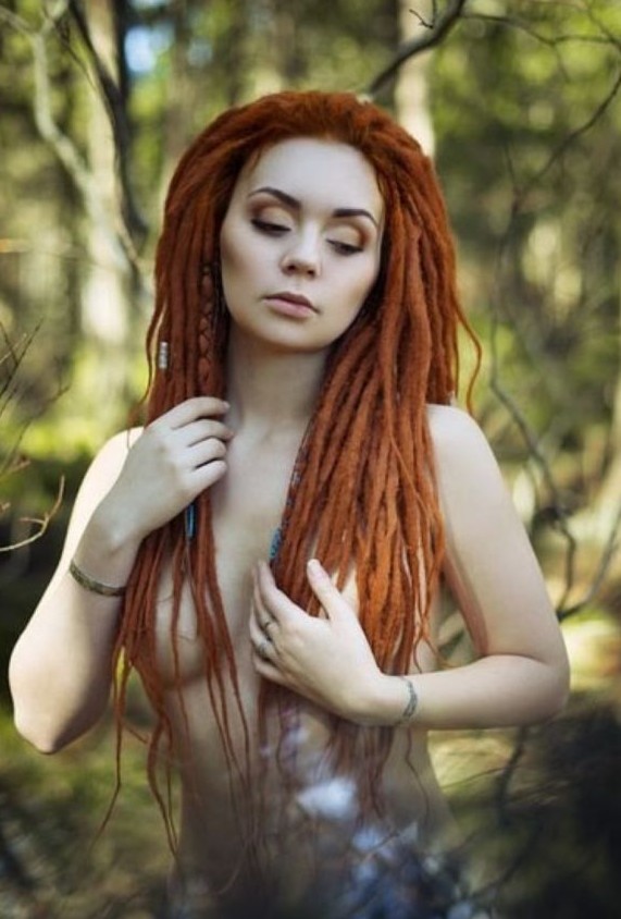 Фото: Девки с дредами