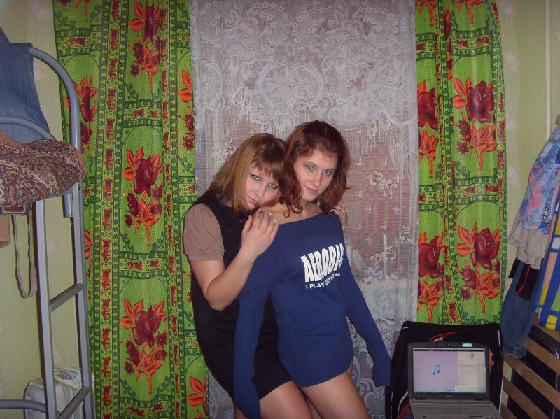 Девушки в общаге